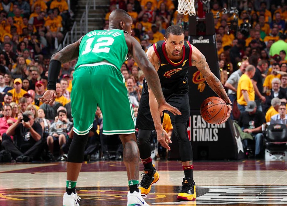 詹姆斯在RNG比赛中赛事规则更新，比分优势明显引发热议！的简单介绍